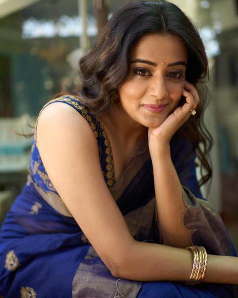 pretty-priyamani-album